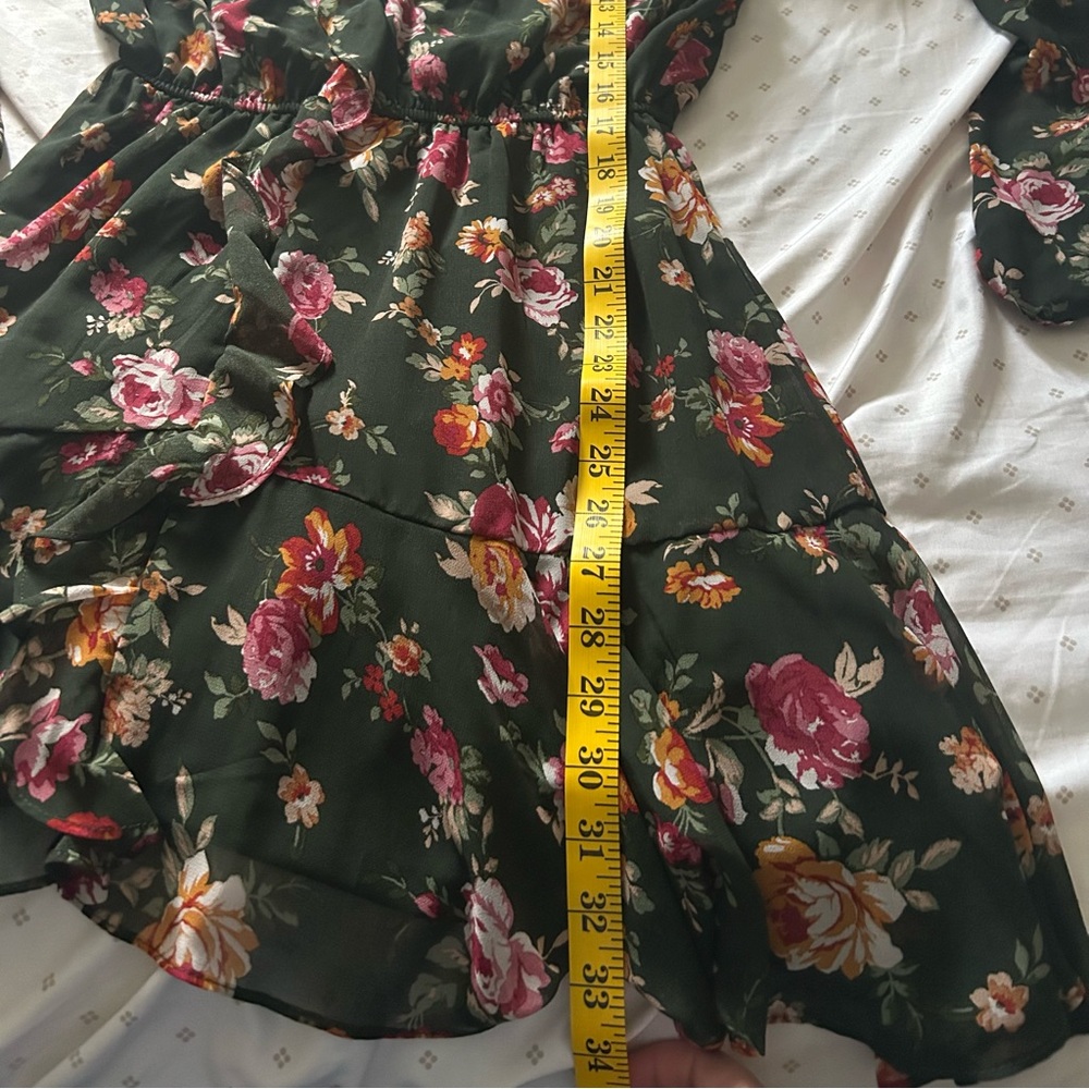 Trixxi green & pink floral dress, fit-and-flare, sheer sleeve, v neck, size XS/S - Picture 7 of 8